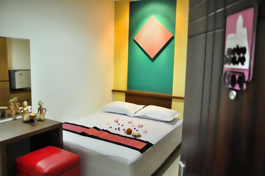 Metro House Hotel Surabaya Cameră foto